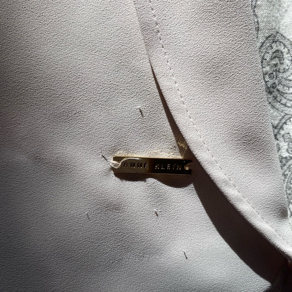 Anne Klein tunic style blouse - Picture 6 of 10